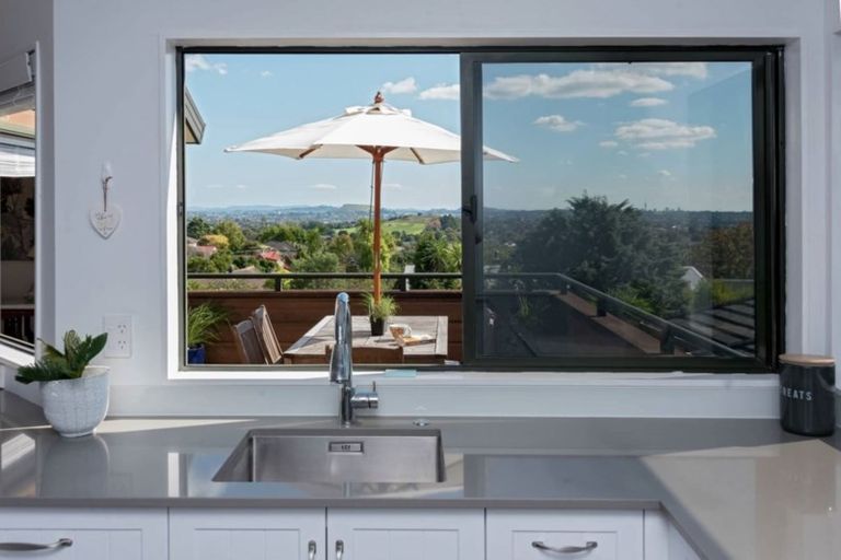 Photo of property in 1 Luana Way, Bucklands Beach, Auckland, 2014