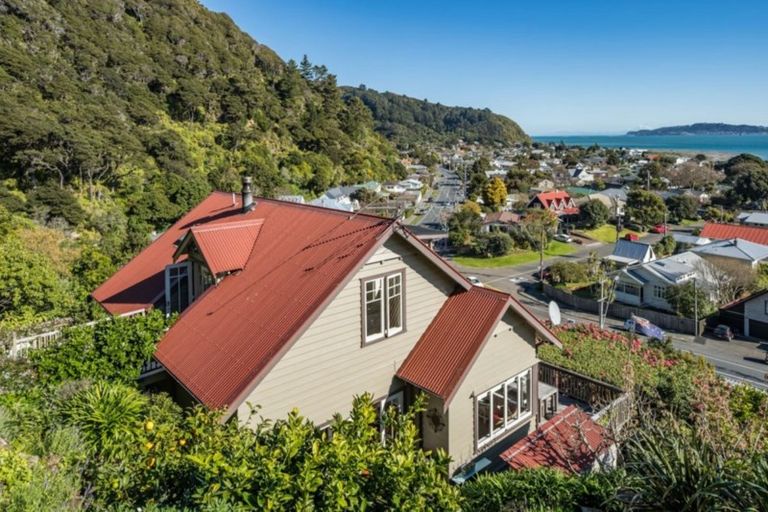 Photo of property in 277 Muritai Road, Eastbourne, Lower Hutt, 5013