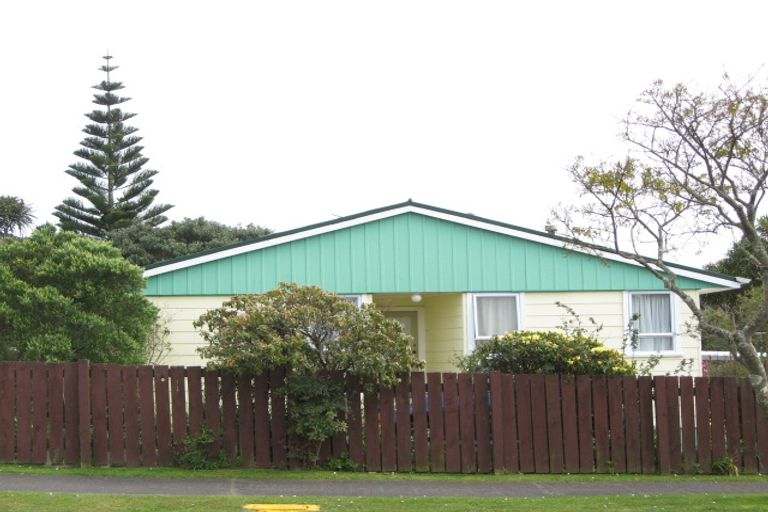 Photo of property in 20 Grenville Street, Marfell, New Plymouth, 4310