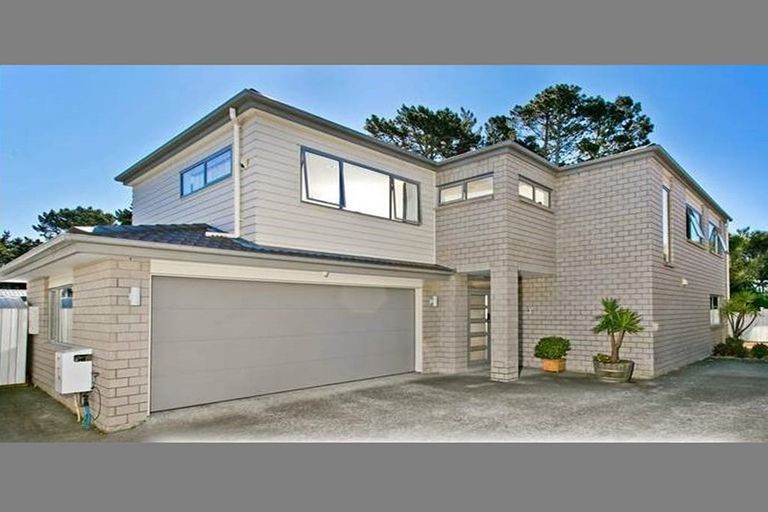 Photo of property in 67a Rosedale Road, Pinehill, Auckland, 0632