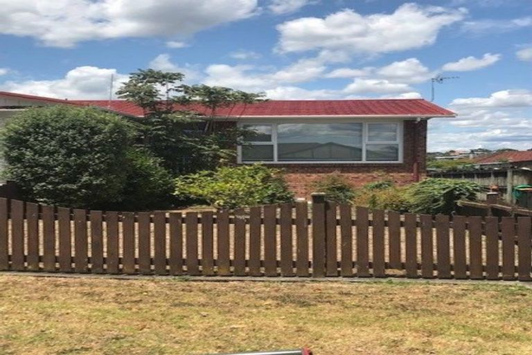 Photo of property in 1/97 Hutchinsons Road, Bucklands Beach, Auckland, 2014