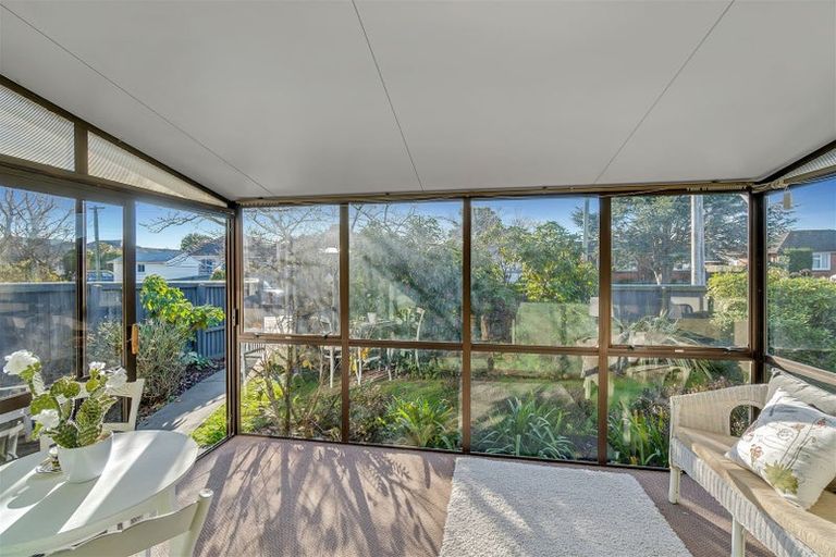 Photo of property in 16 Dunedin Street, Redwood, Christchurch, 8051