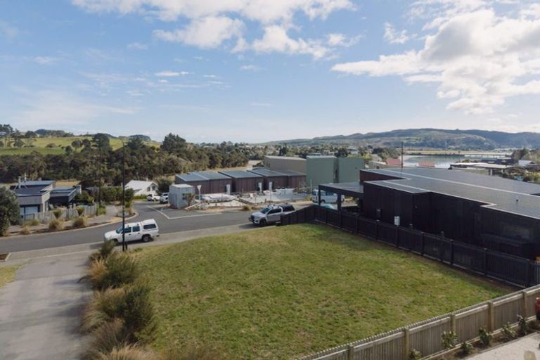 Photo of property in 3 Omahina Street, Raglan, 3225