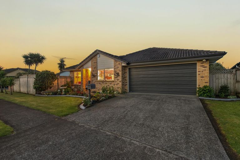 Photo of property in 24 Stellata Court, Randwick Park, Auckland, 2105