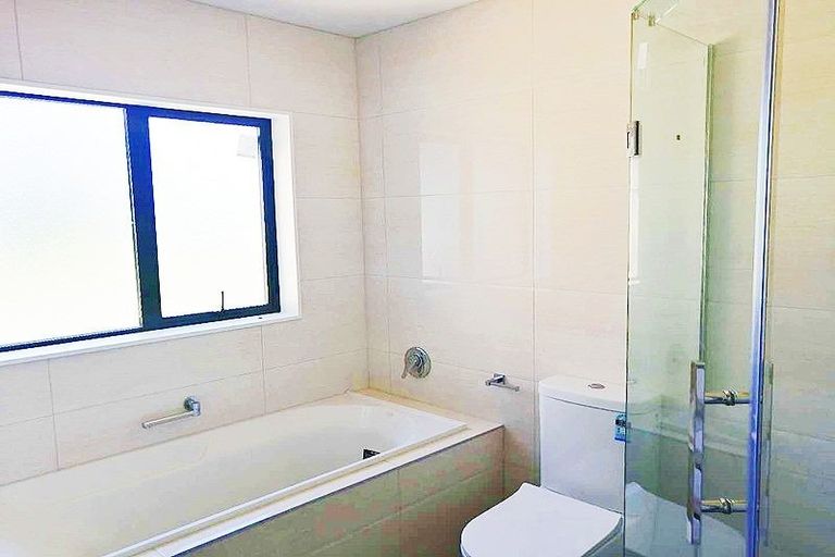 Photo of property in 12b Riverina Avenue, Pakuranga, Auckland, 2010