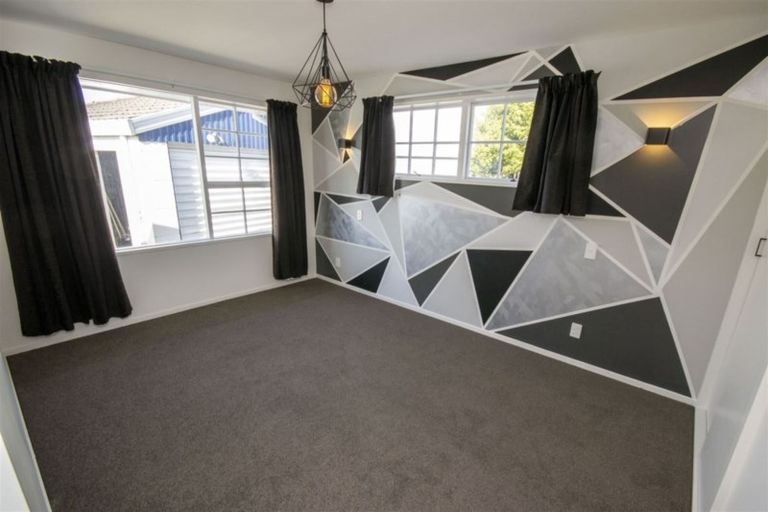 Photo of property in 8 Gibbs Drive, Woodend, 7610