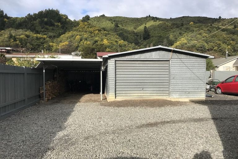 Photo of property in 49a Hampden Street, Picton, 7220