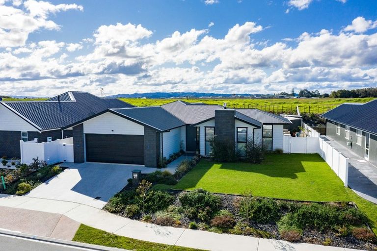 Photo of property in 62 Stace Hopper Drive, One Tree Point, 0118