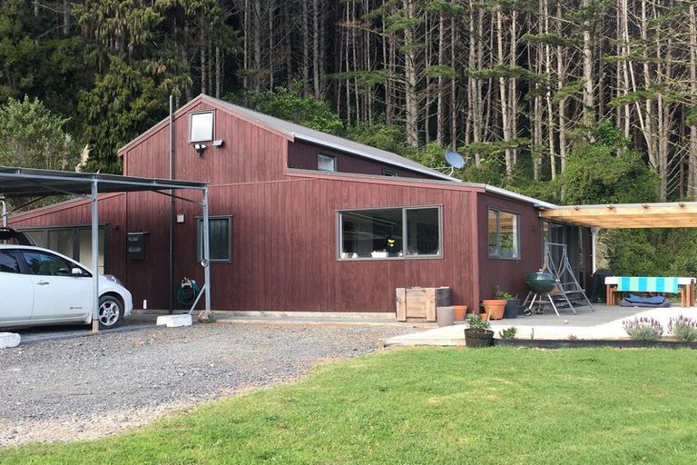 Photo of property in 127 Mountain View Road, Hikurangi, 0114