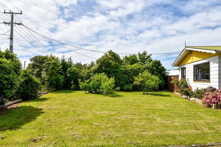 Photo of property in 15 Philip Street, Carterton, 5713