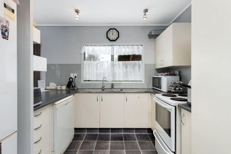 Photo of property in 8a Windsor Road, Bellevue, Tauranga, 3110