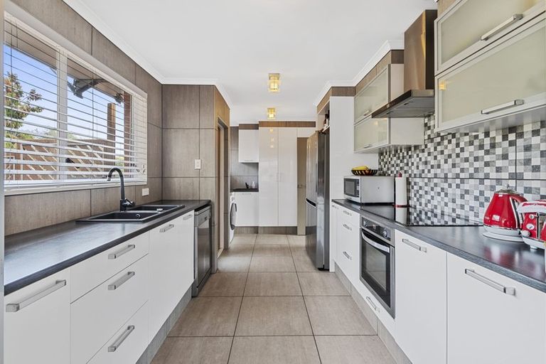 Photo of property in 49 Mack Place, Red Hill, Papakura, 2110