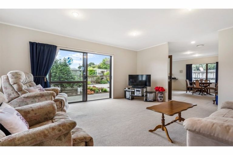 Photo of property in 96a Collingwood Road, Waiuku, 2123