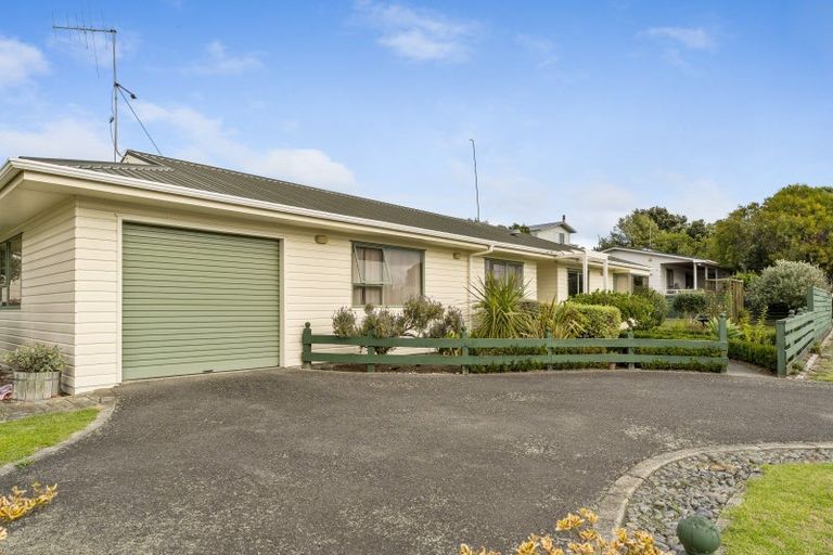 Photo of property in 41 Koromiko Street, Otaki Beach, Otaki, 5512