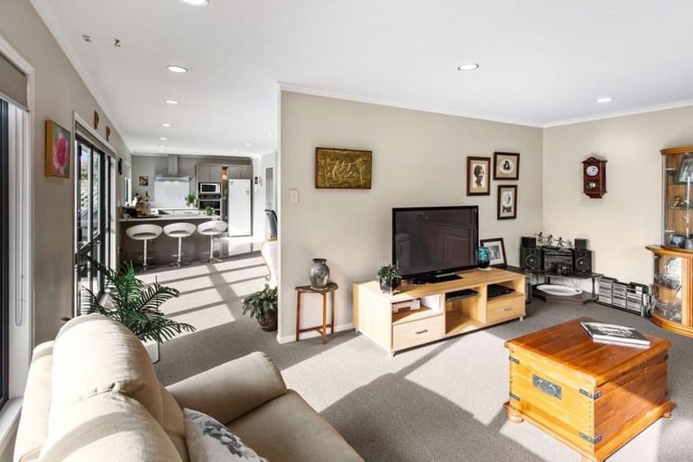 Photo of property in 21b Poplar Grove, Whalers Gate, New Plymouth, 4310