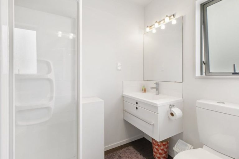 Photo of property in 5a Collingwood Road, Waiuku, 2123