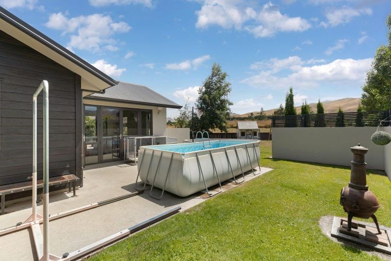 Photo of property in 38 Rere Road, Lake Hayes, Queenstown, 9304