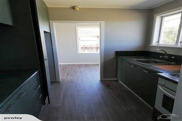 Photo of property in 16 Tairere Crescent, Rosehill, Papakura, 2113