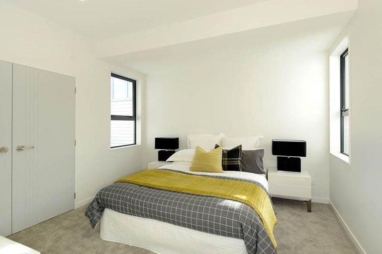 Photo of property in 8 Carex Way, Long Bay, Auckland, 0630