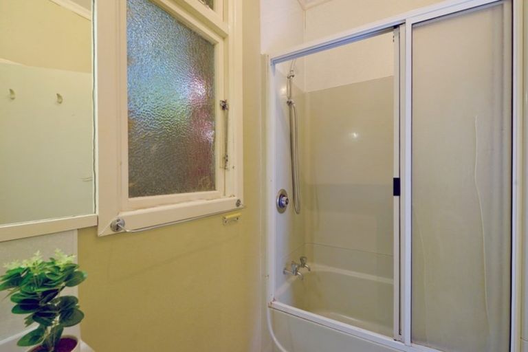 Photo of property in 114 Somerville Street, Andersons Bay, Dunedin, 9013