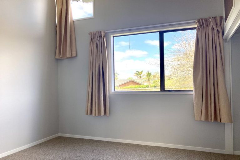 Photo of property in 69 Sunny Crescent, Huapai, Kumeu, 0810