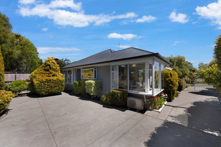 Photo of property in 233 Fifield Terrace, Opawa, Christchurch, 8023