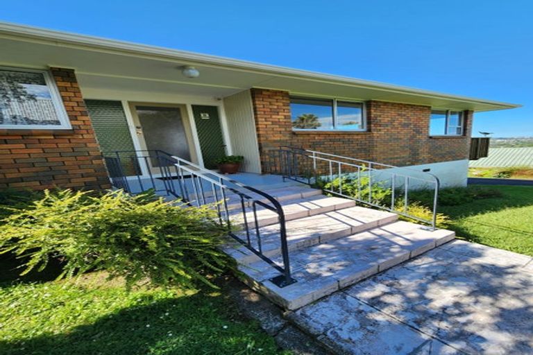 Photo of property in 4 Tower Hill, Stanmore Bay, Whangaparaoa, 0930