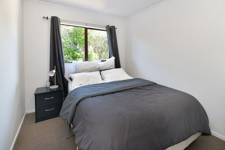 Photo of property in 2/88 Athena Drive, Totara Vale, Auckland, 0629