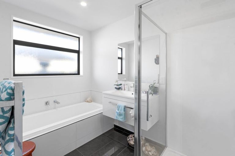 Photo of property in 106 Caulfield Avenue, Halswell, Christchurch, 8025