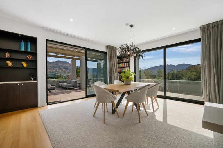 Photo of property in 8b Minaret Ridge, Wanaka, 9305