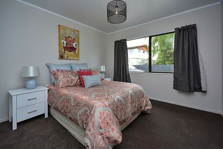 Photo of property in 2/26 Estuary Road, Weymouth, Auckland, 2103