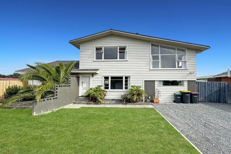 Photo of property in 23 Lenton Street, Aranui, Christchurch, 8061