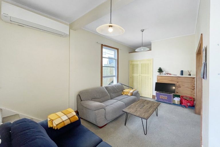 Photo of property in 127 Wallace Street, Mount Cook, Wellington, 6021
