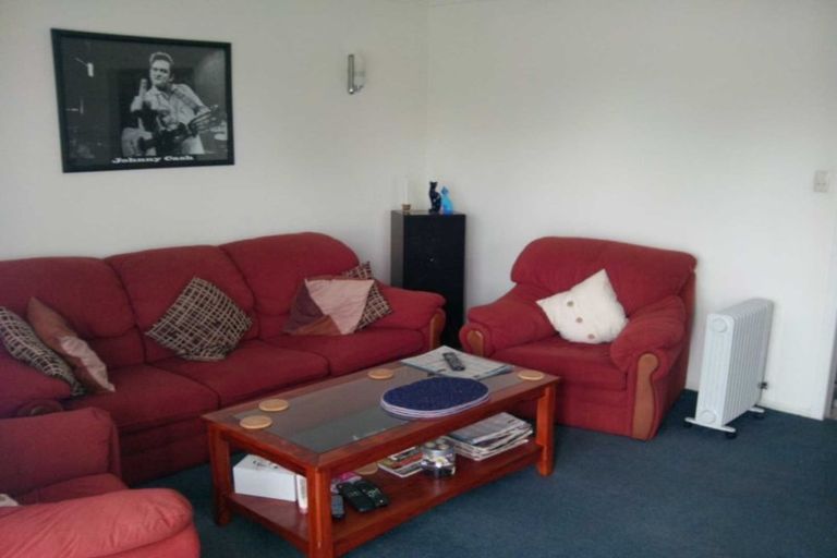 Photo of property in 2/33 Butterworth Avenue, Opaheke, Papakura, 2113