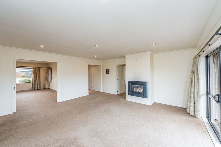 Photo of property in 1 Gilligan Close, College Estate, Whanganui, 4500