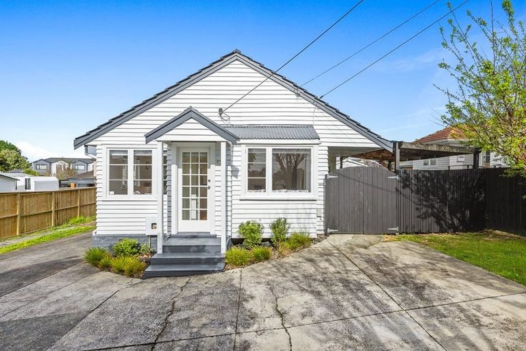 Photo of property in 630 Te Atatu Road, Te Atatu Peninsula, Auckland, 0610
