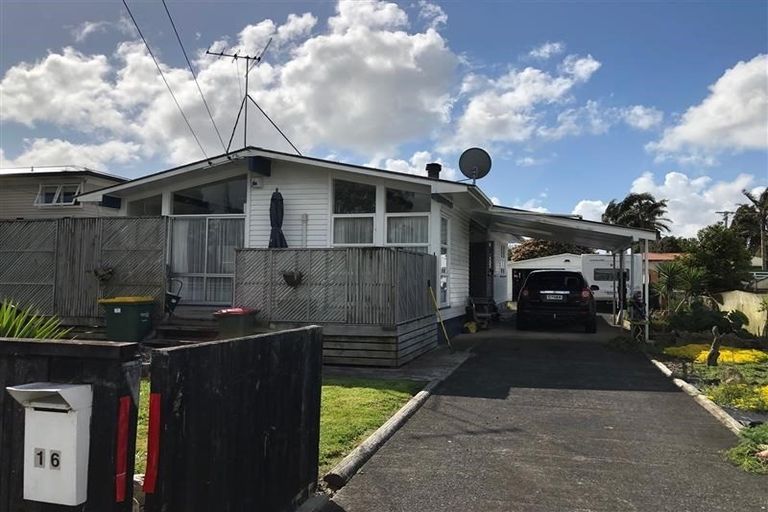 Photo of property in 16 Tironui Station Road East, Papakura, 2112