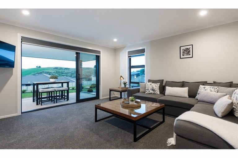 Photo of property in 2 Moira Close, Welcome Bay, Tauranga, 3175