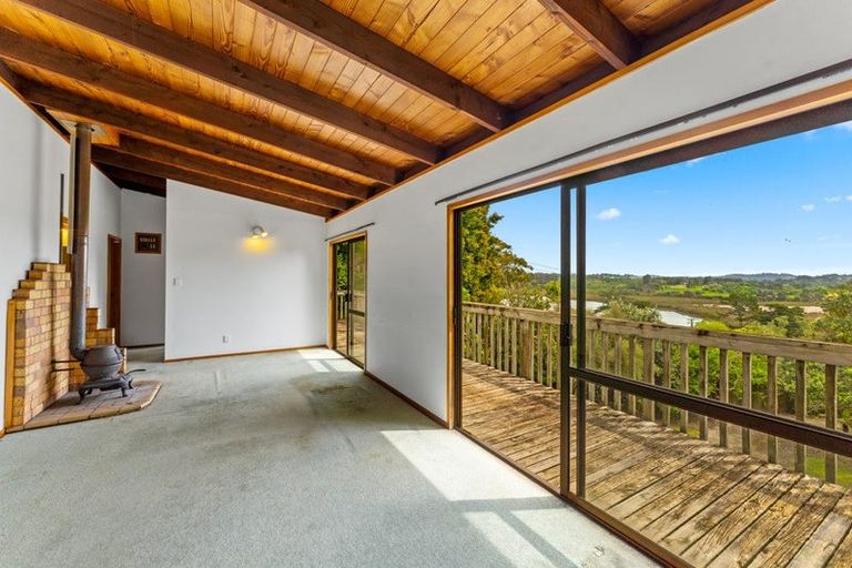 Photo of property in 10 Poplar Road, Stanmore Bay, Whangaparaoa, 0932