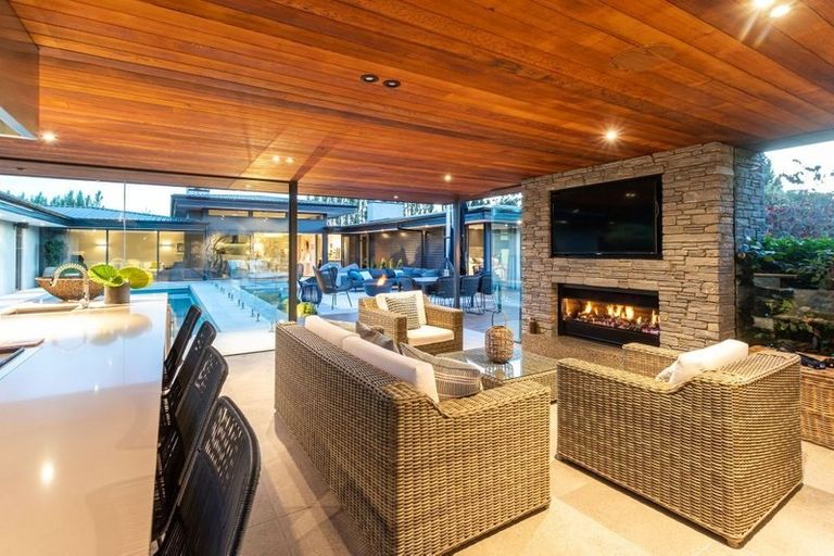 Photo of property in 455 Sawyers Arms Road, Harewood, Christchurch, 8051