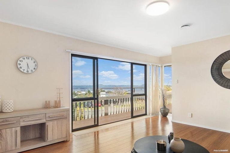 Photo of property in 153 Wiseley Road, West Harbour, Auckland, 0618