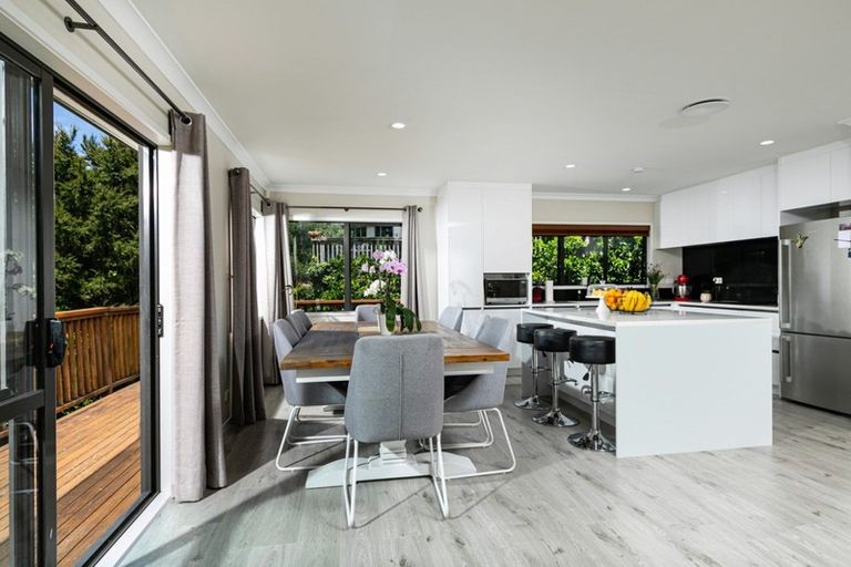 Photo of property in 24b Schnapper Rock Road, Schnapper Rock, Auckland, 0632