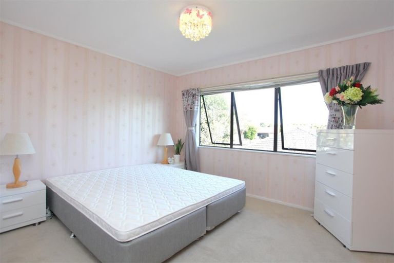 Photo of property in 2/17 Fieldstone Court, Northpark, Auckland, 2013