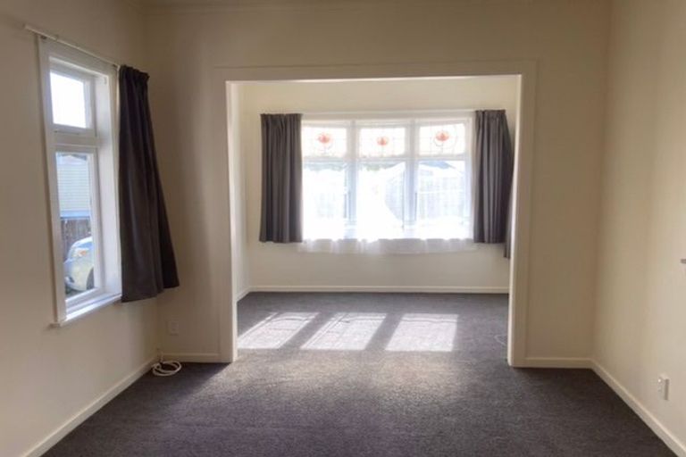 Photo of property in 7-8/26 Main Road, Titahi Bay, Porirua, 5022