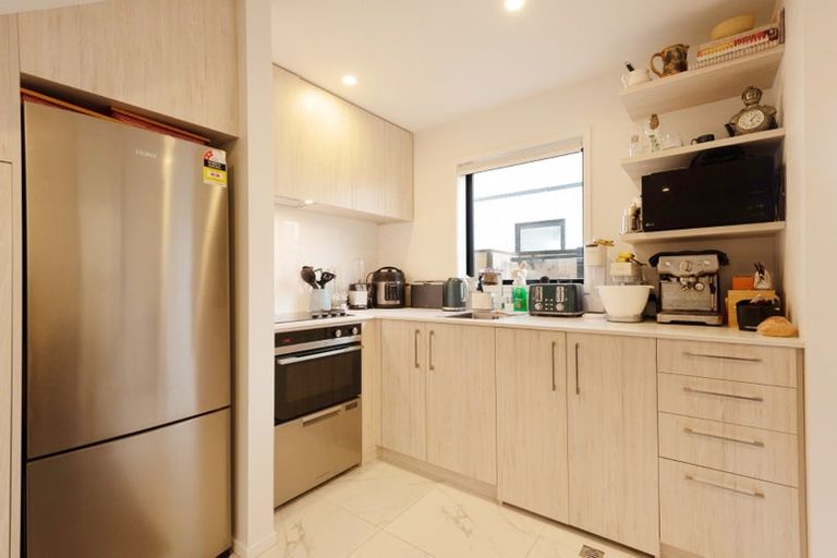 Photo of property in 2/3 Johnston Grove, Taita, Lower Hutt, 5011