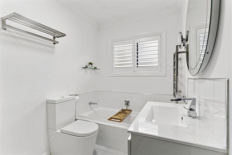 Photo of property in 20a Ocean View Road, Hatfields Beach, Orewa, 0931