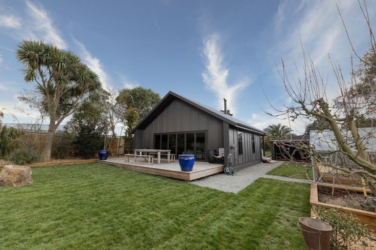 Photo of property in 19 Airedale Road, Weston, Oamaru, 9401