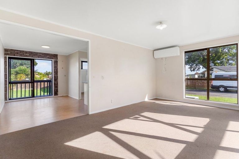 Photo of property in 1 Lansdown Place, Papakura, 2110