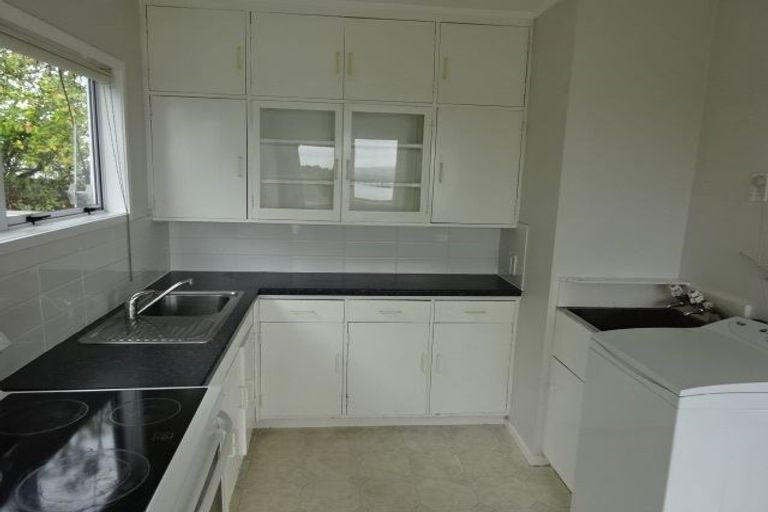 Photo of property in 83 Tiri Road, Tindalls Beach, Whangaparaoa, 0930