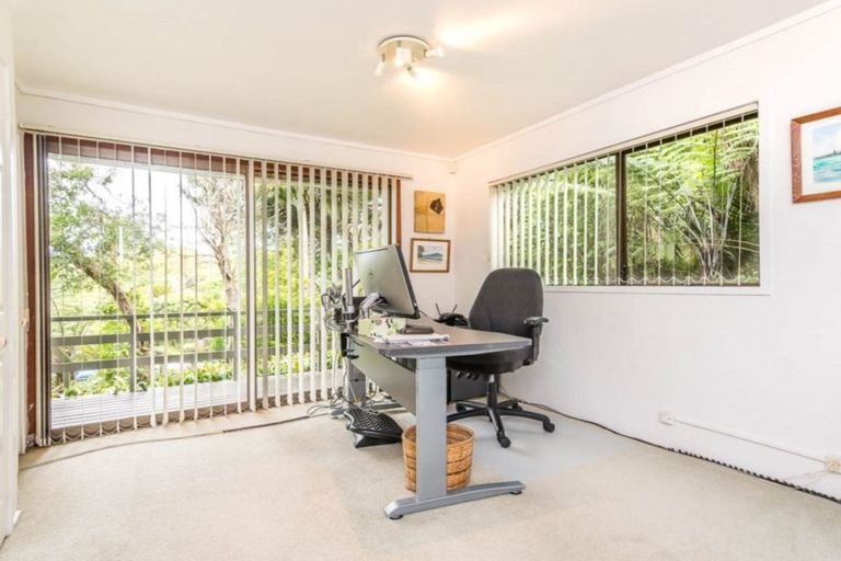 Photo of property in 90 Wood Bay Road, Titirangi, Auckland, 0604